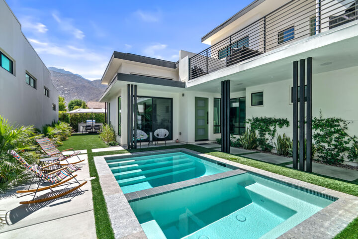 Property Photo: 161 Holliday Way CA 92262