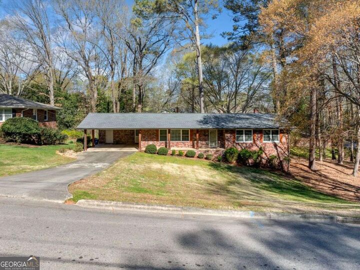 Property Photo: 1505 Robinhood Trail GA 30501