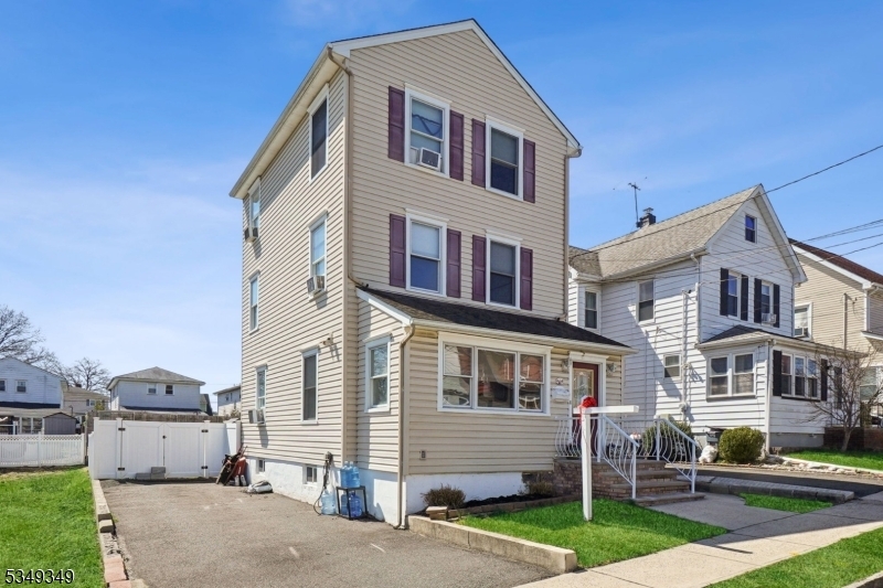 21 Fritz St  Bloomfield Twp. NJ 07003 photo