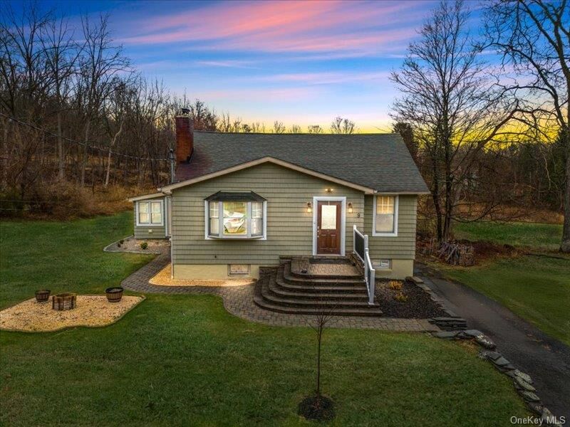 Property Photo:  9 Emboden Avenue  NY 10963 