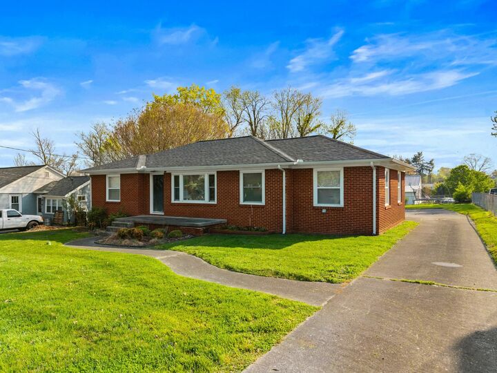 Property Photo: 411 Ash Street TN 37813