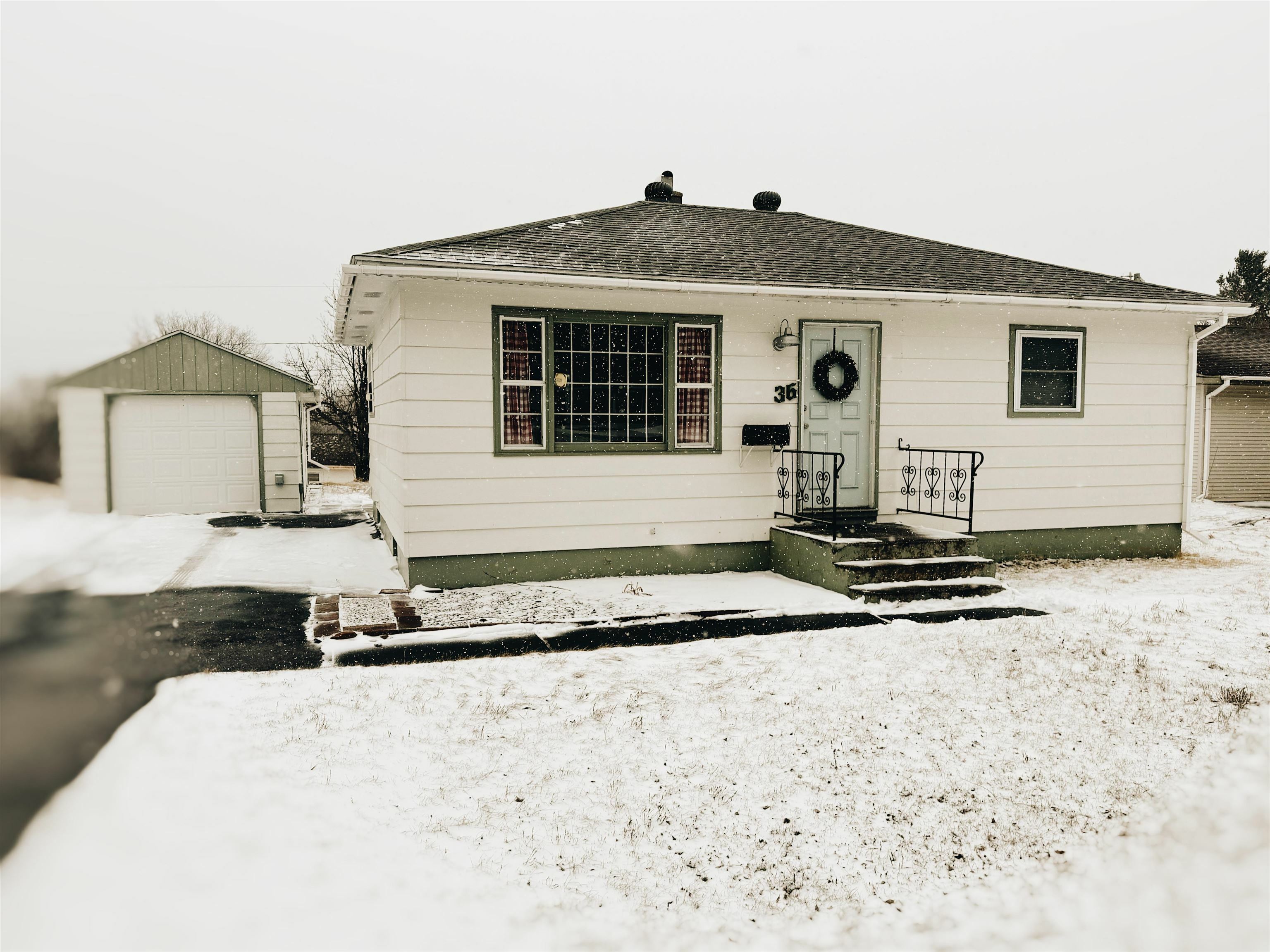 Property Photo: 36 Adams Blvd MN 55614