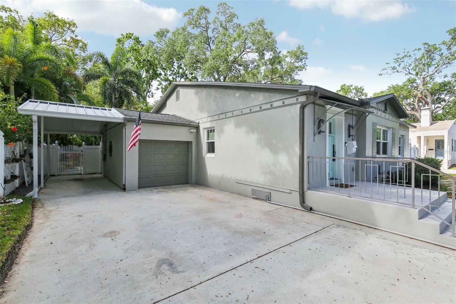 Property Photo: 2934 W Coachman Avenue FL 33611