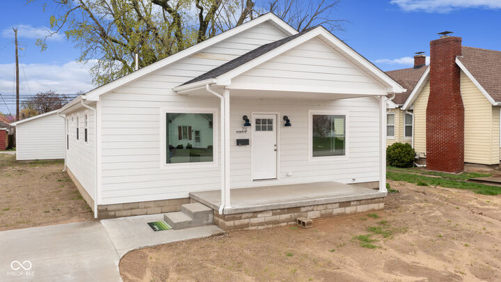 Property Photo: 711 E 4th Street IN 47274