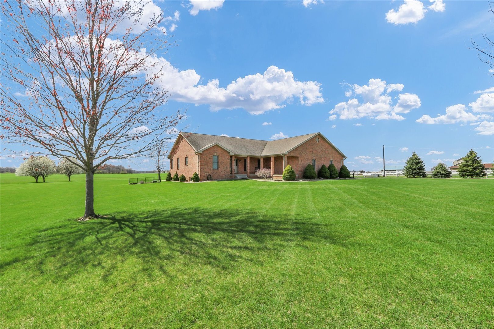 Property Photo: 577 Cr 2600 N IL 61853