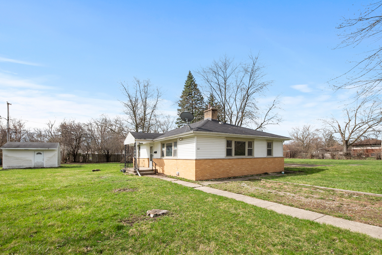 32 E Center Street  Glenwood IL 60425 photo