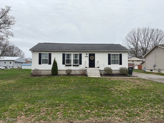 Property Photo: 4206 Greenford Avenue SW OH 44646