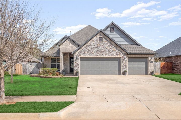 Property Photo: 4400 SW Alfalfa Avenue AR 72713