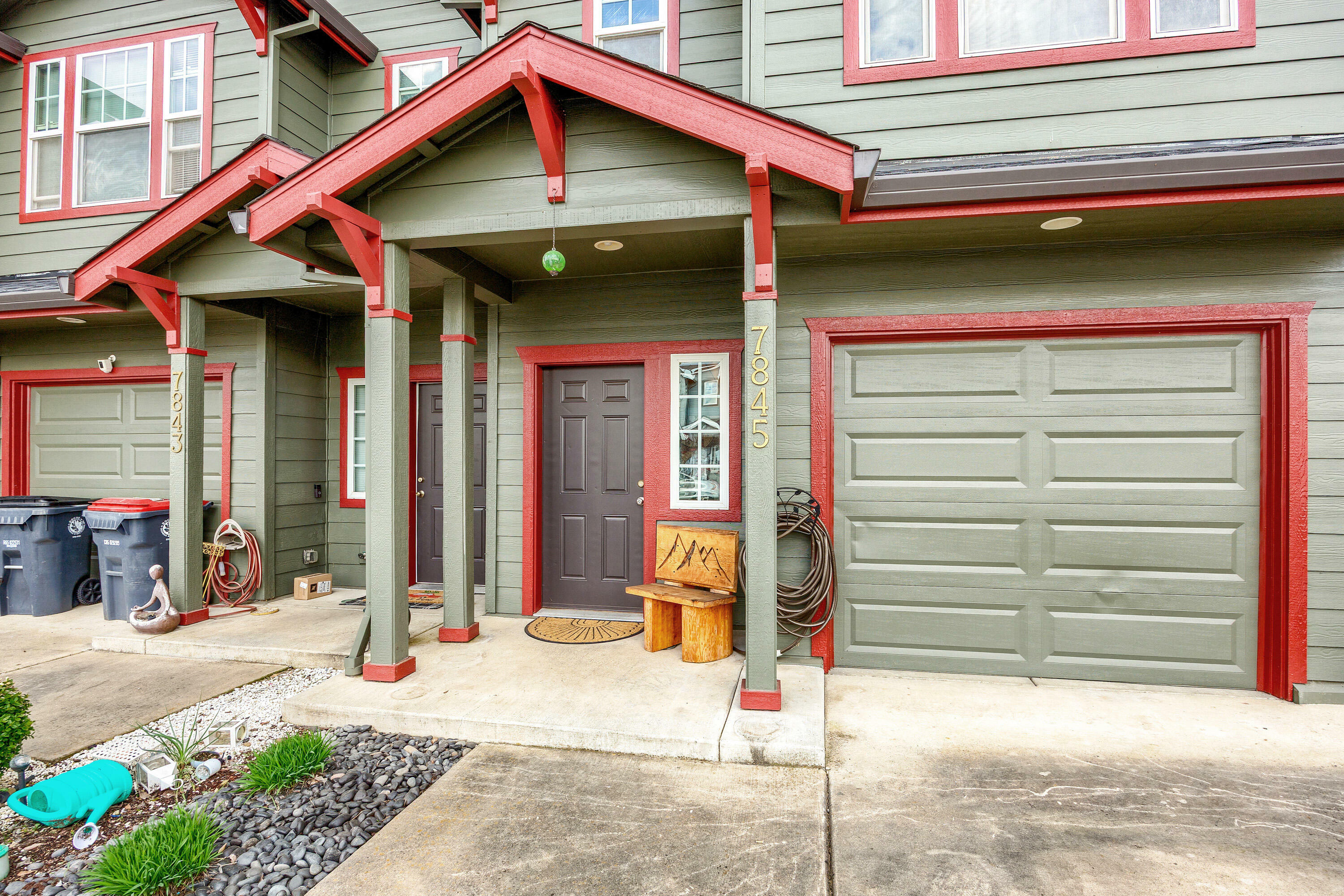 Property Photo: 7845 Phaedra Lane OR 97503