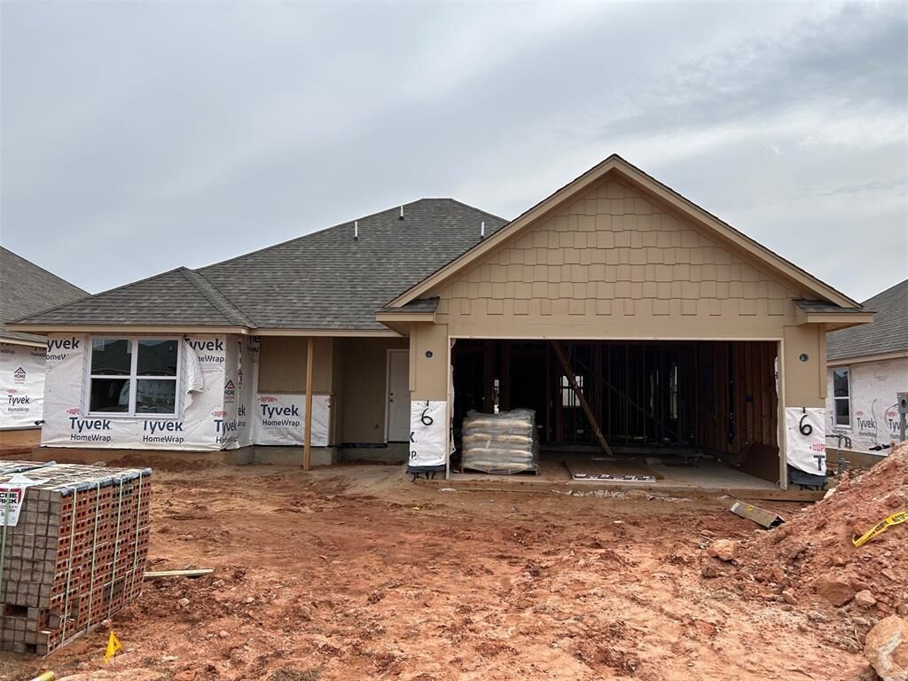 Property Photo: 2516 NW 196th Street OK 73012