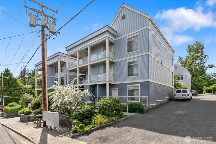 910  Gladstone Street 309  Bellingham WA 98229 photo