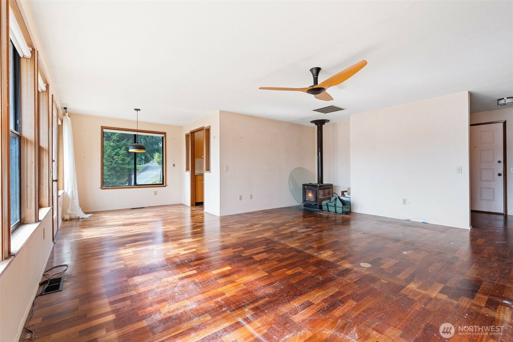 Property Photo: 10 N Sharon Ave WA 98548