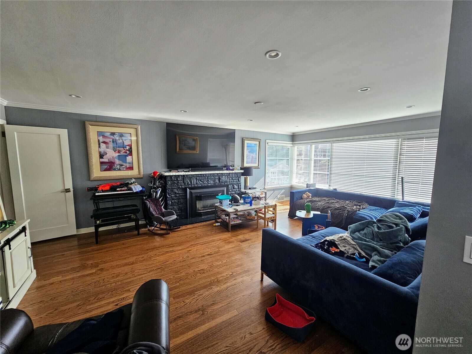 Property Photo: 3039 63rd Avenue SW WA 98116
