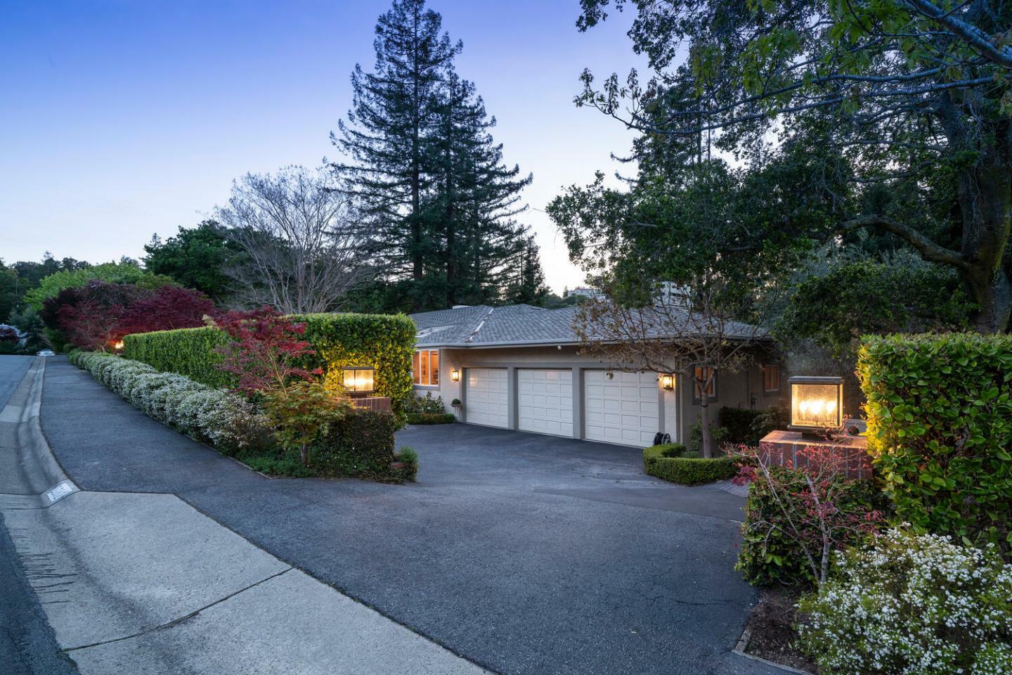 Property Photo: 1162 Barroilhet Drive CA 94010