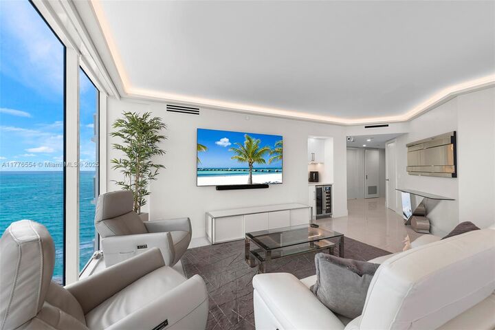 Property Photo: 4775 Collins Ave 2607 FL 33140