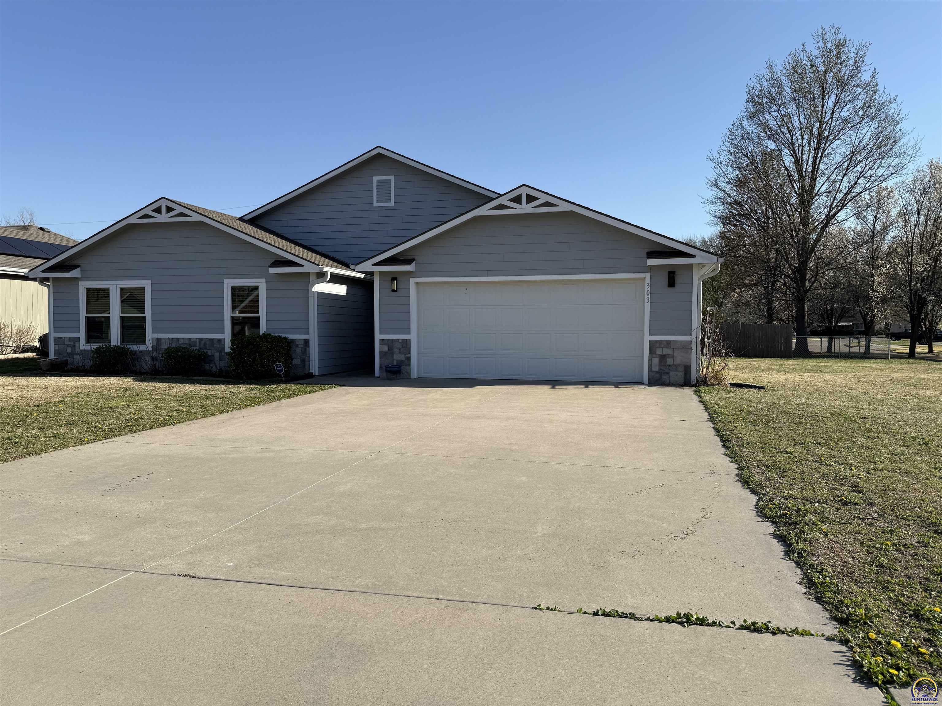 Property Photo: 303 NE Aspen Ln KS 66617