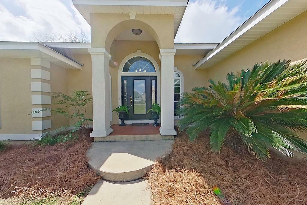 Property Photo: 102 SE Mimosa Dr GA 39828