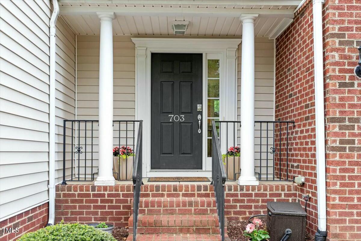 Property Photo: 703 Saratoga Drive NC 27704