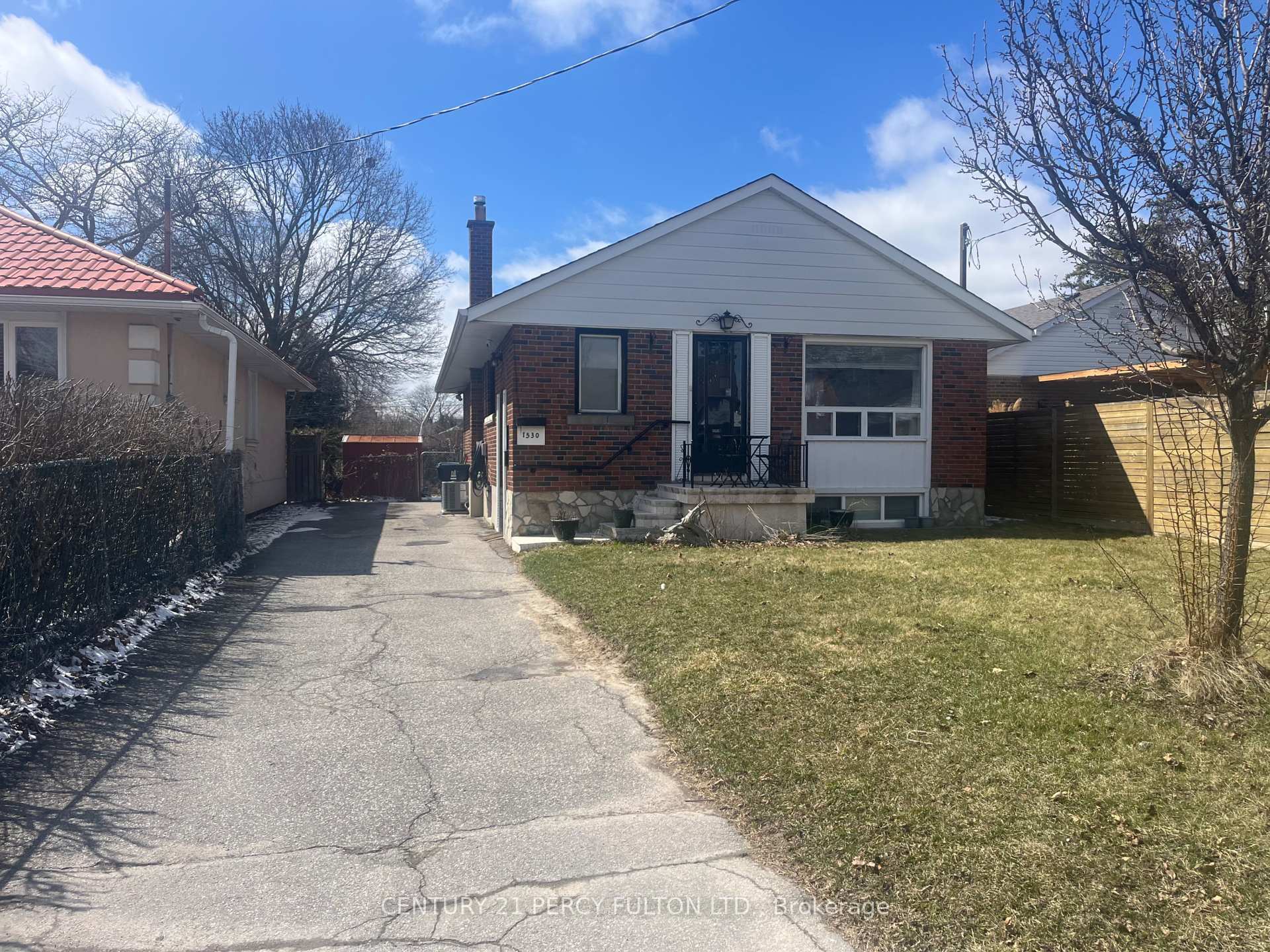 Photo de la propriété: 1530 Pharmacy Avenue ON M1R 2K2