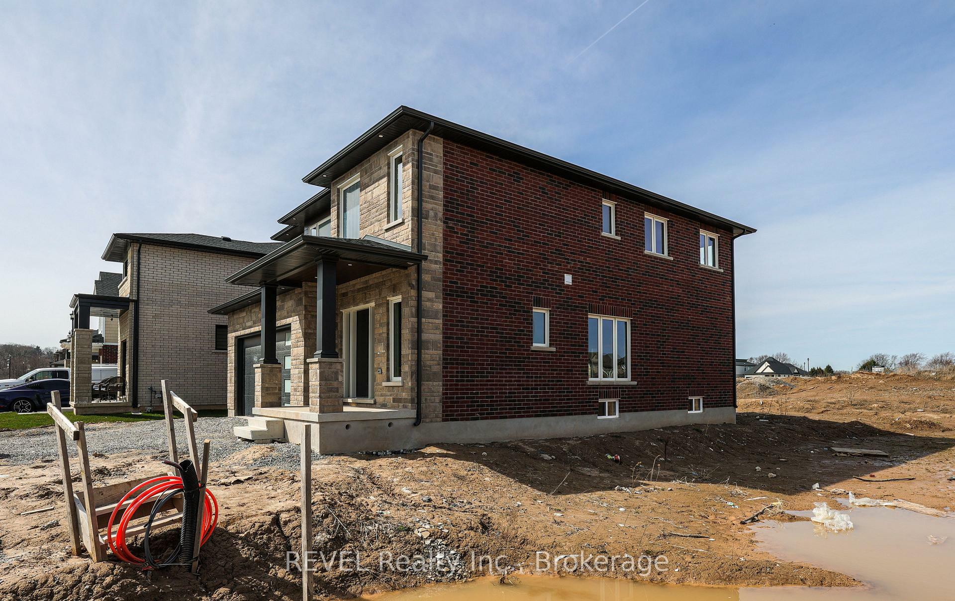 Property Photo: 111 Acacia Road ON L0S 1E6
