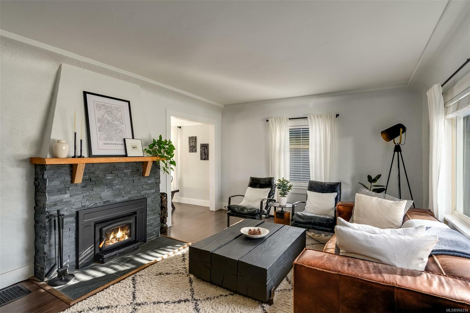 Property Photo: 2917 Foul Bay Rd BC V8R 5C7