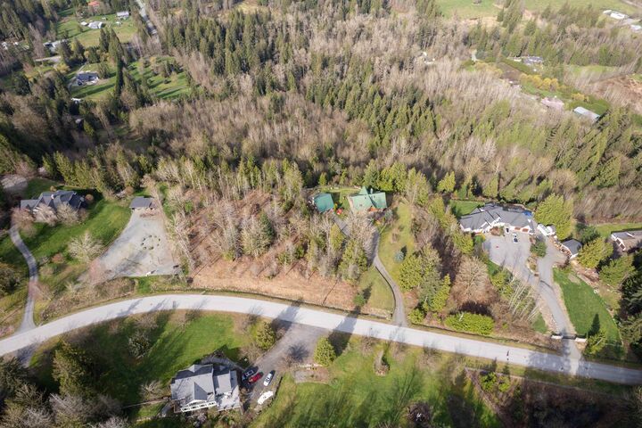 10230 Rolley Crescent — photo 1