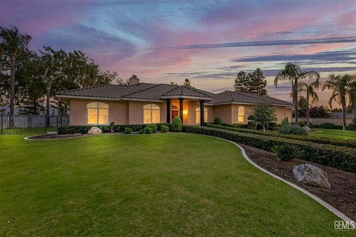 4906 Palisades Circle  Bakersfield CA 93308 photo