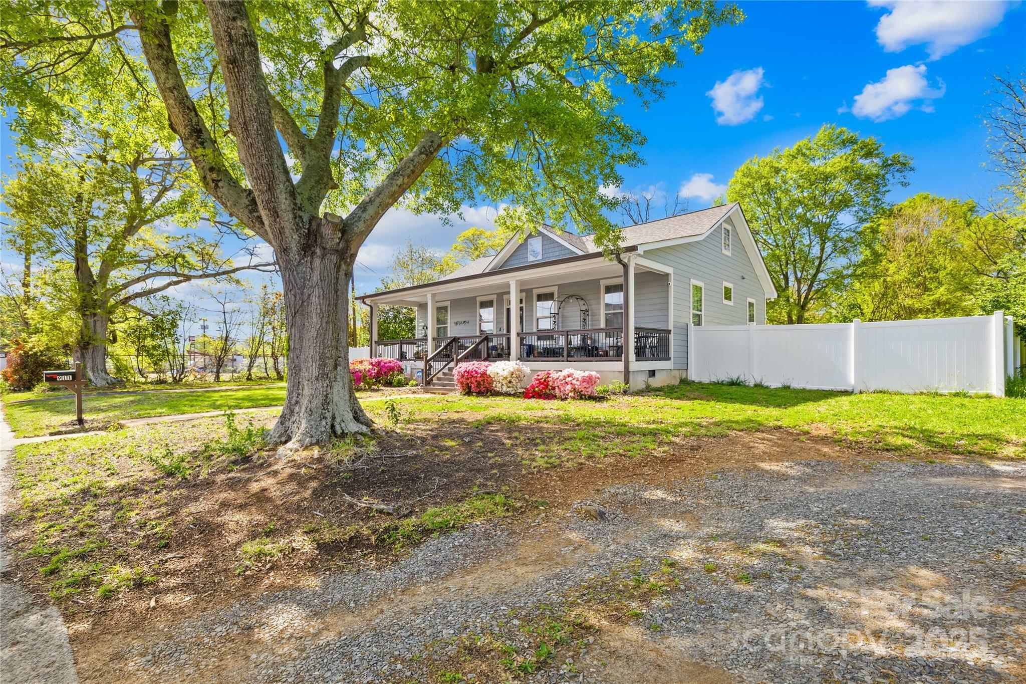 Property Photo: 911 Earl Street NC 28150