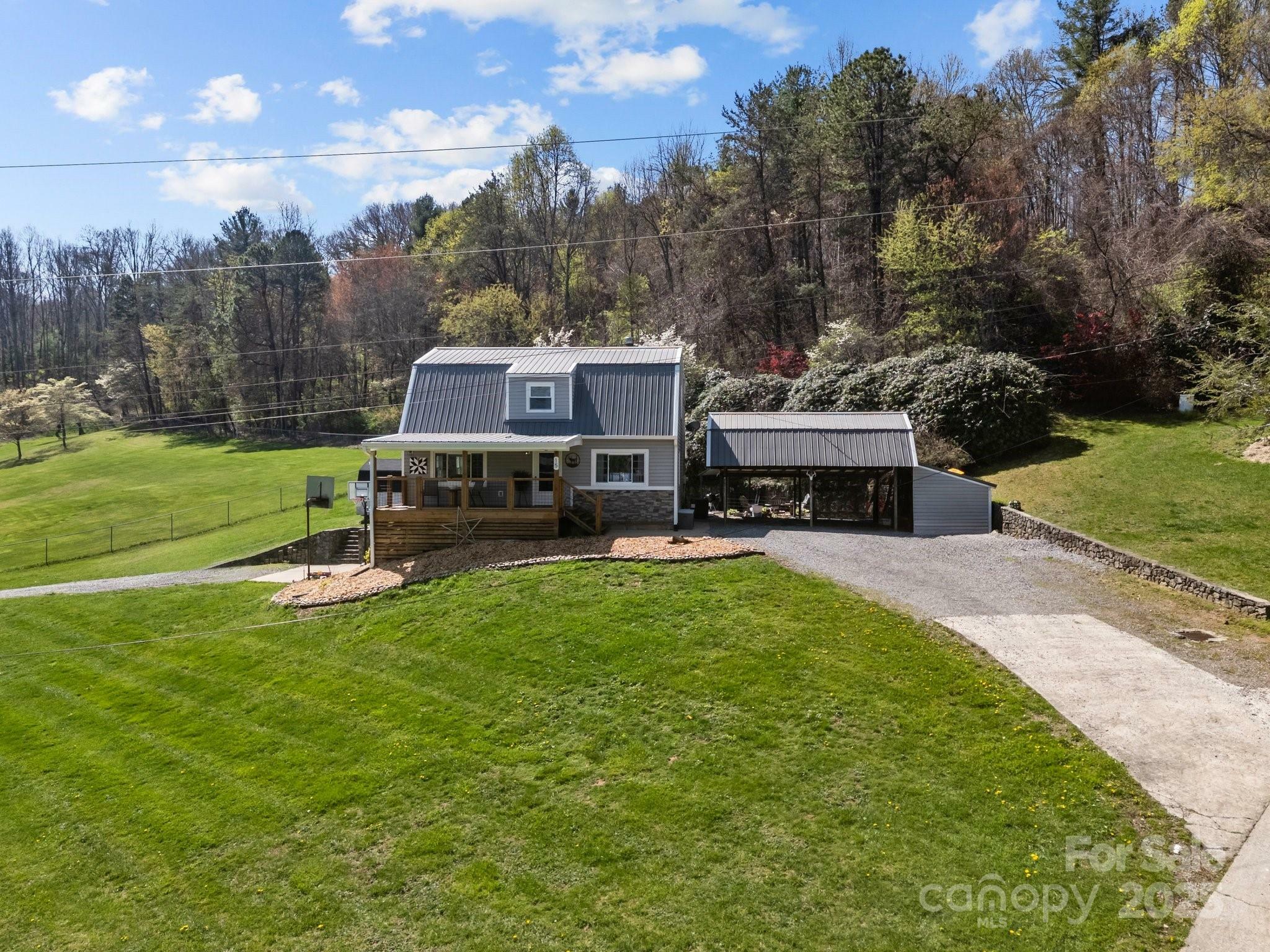 Property Photo:  15 Ravenwood Ridge  NC 28716 