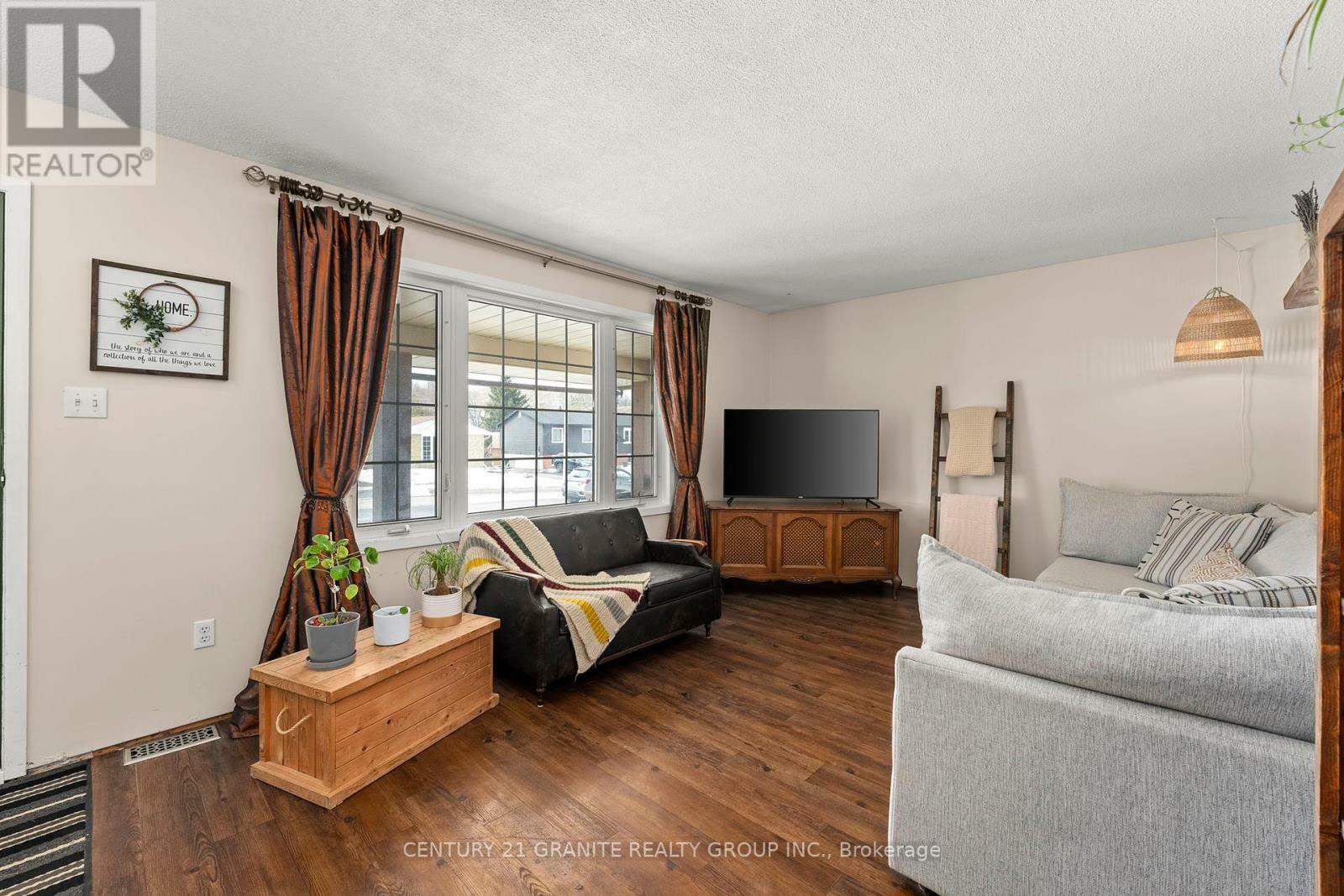 Property Photo: 1767 Redwood Drive ON K9K 1L7