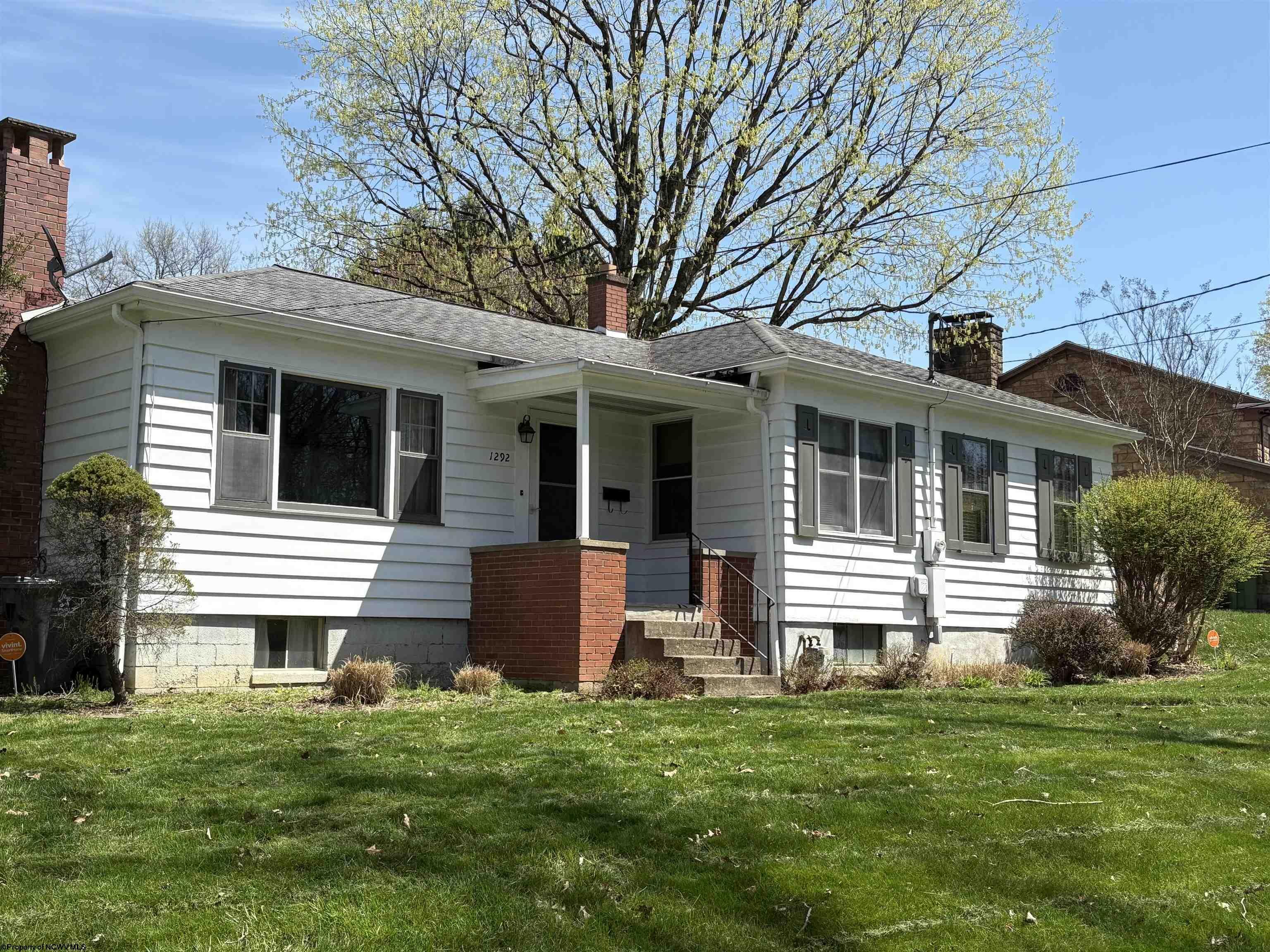 Property Photo: 1292 Parkview Drive WV 26505