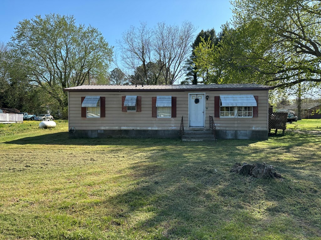 Property Photo: 26020 Circle Dr VA 23308