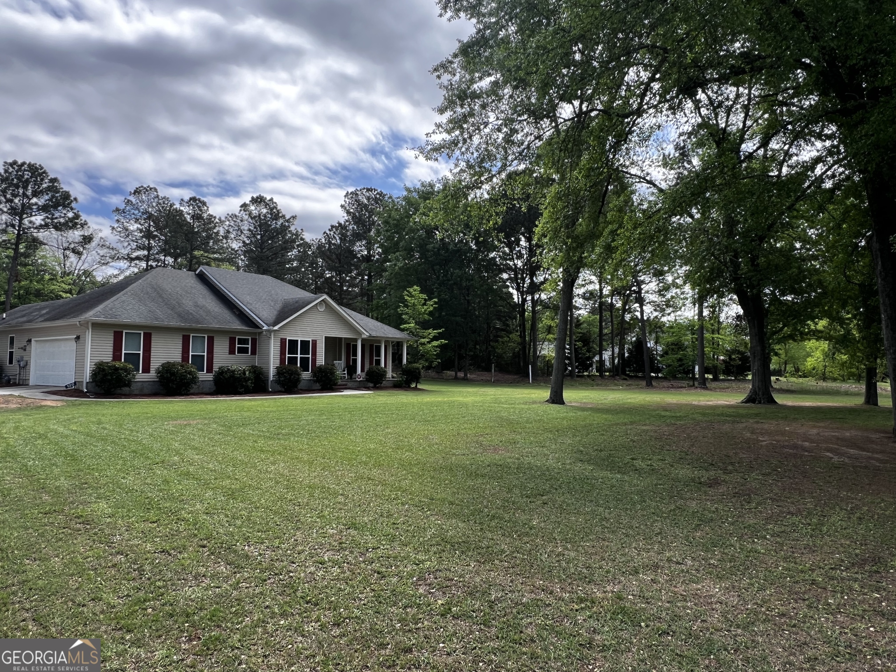 Property Photo: 120 Devonshire Drive GA 30824