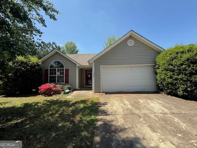 Property Photo: 10119 Commons Way GA 30238
