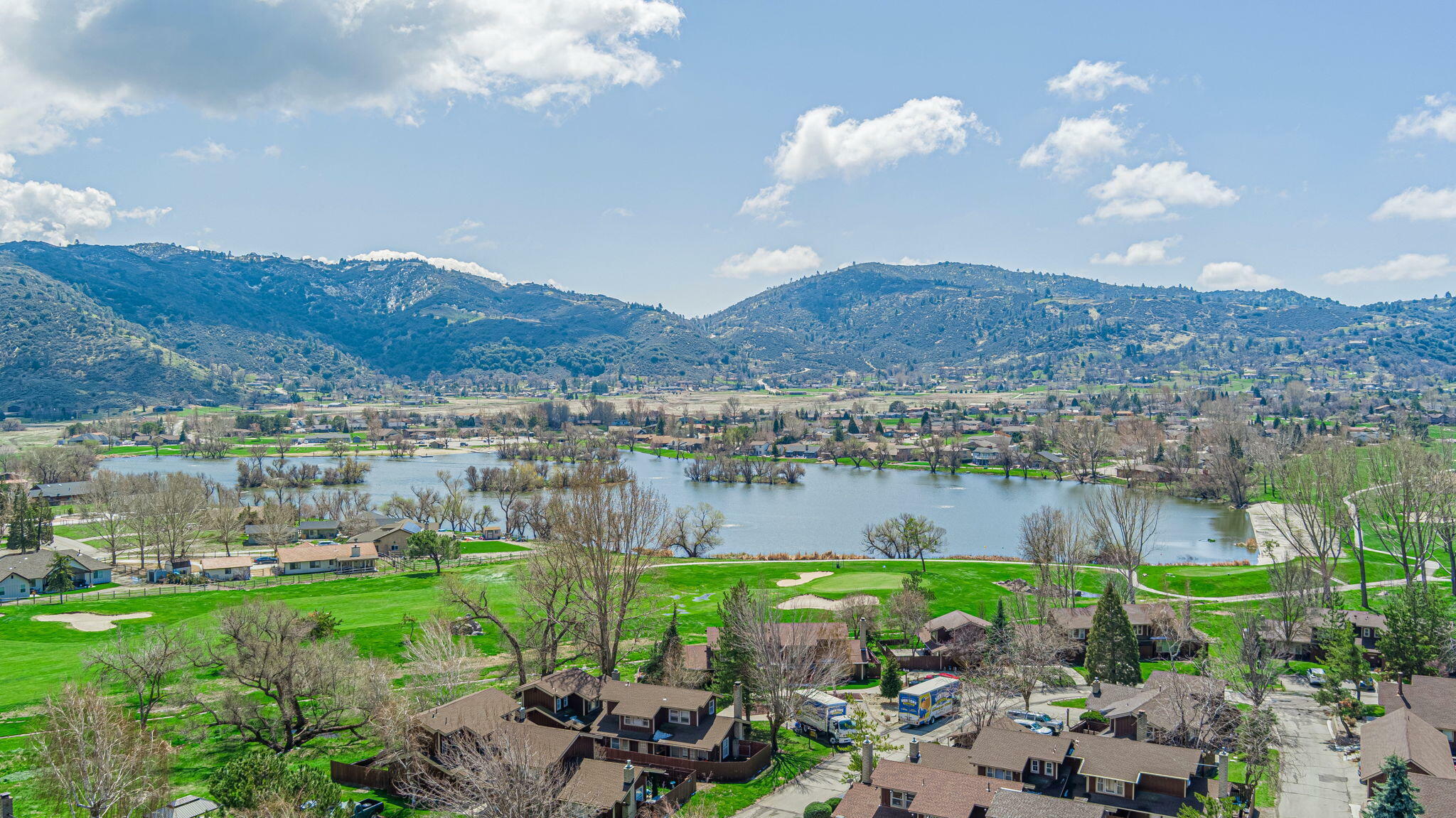 Property Photo: 32 Meadow Lakes Drive CA 93561