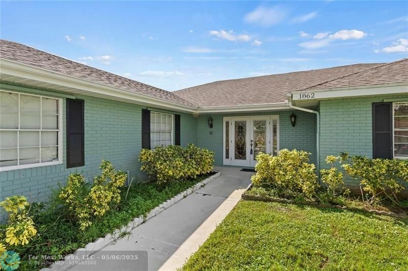 Property Photo: 1862 SE Boma Ave FL 34952
