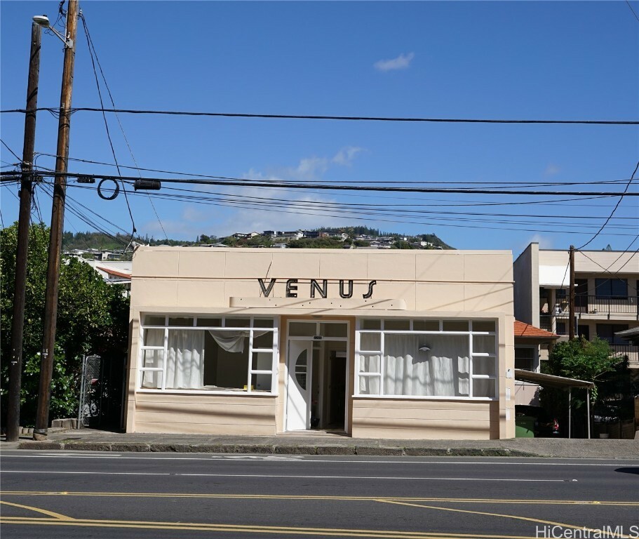 Property Photo: 3208 Waialae Avenue HI 96816