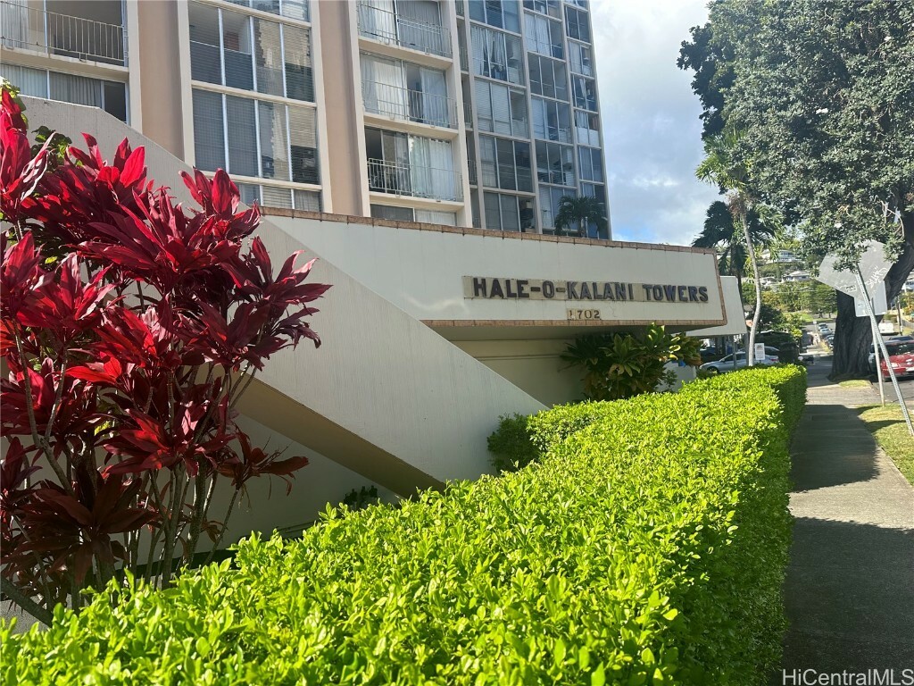 1702 Kewalo Street 707  Honolulu HI 96822 photo