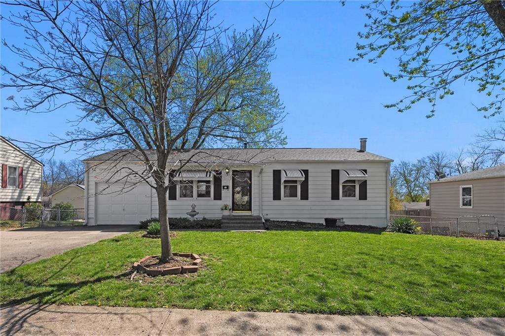 1303 N Vista Drive  Independence MO 64056 photo