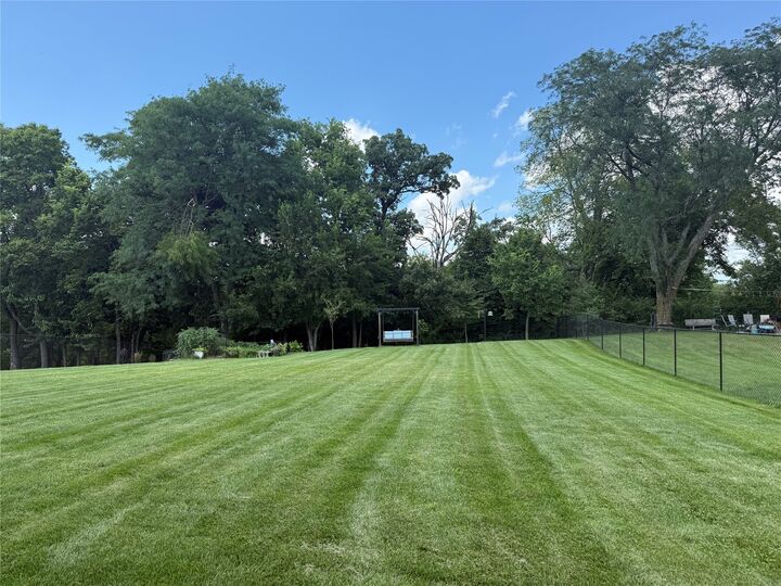 Property Photo: 875 Roman Road IA 50263