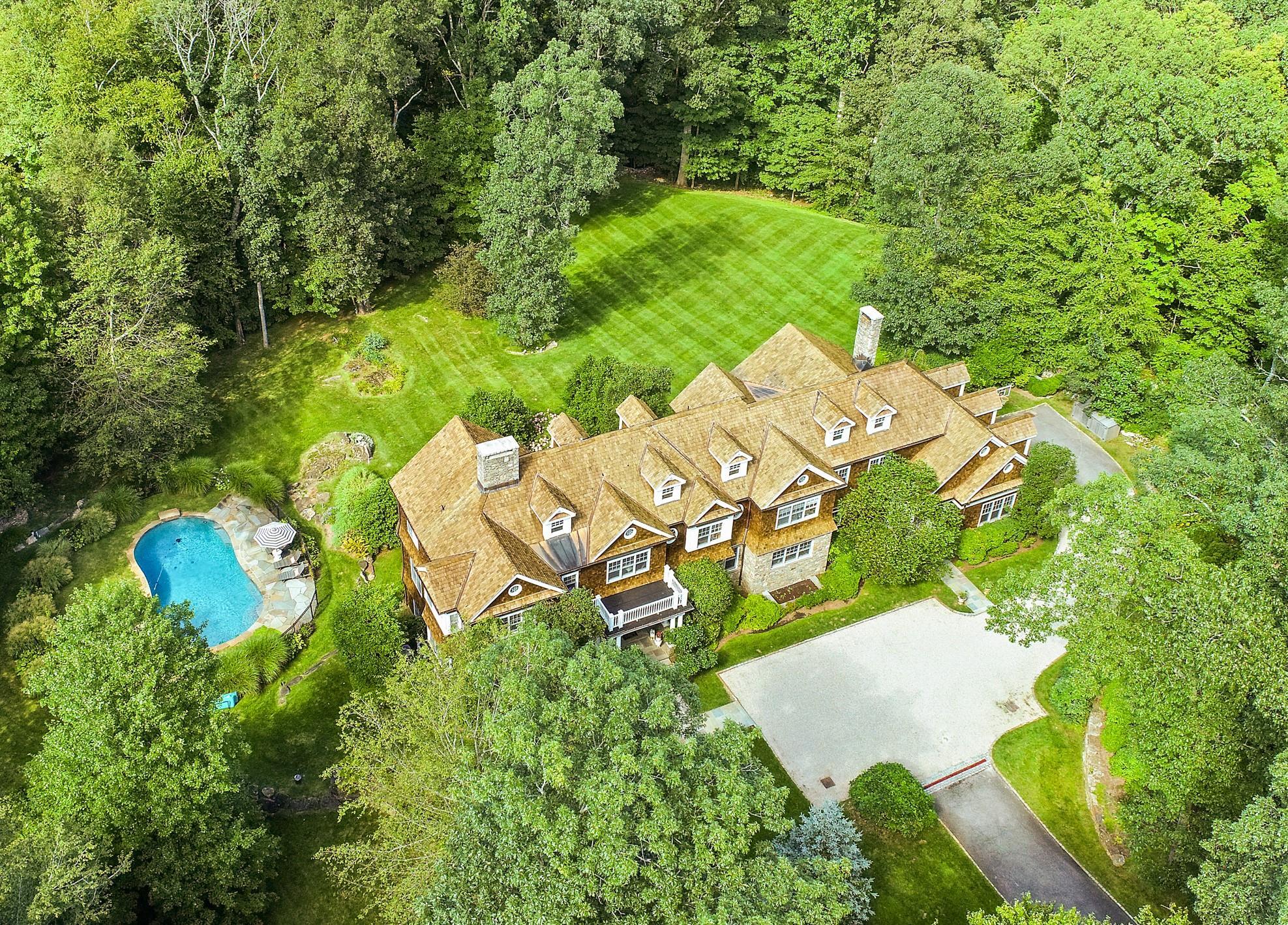 Property Photo: 46 Stone Paddock Place NY 10506
