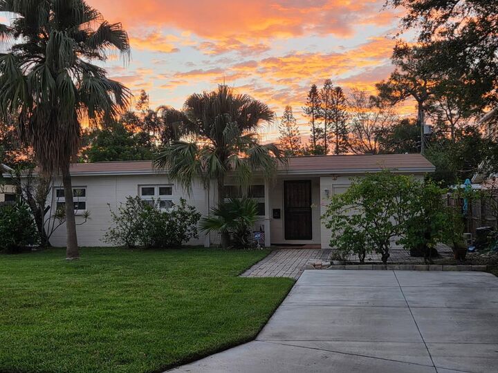 Property Photo: 3919 Harrisburg Street NE FL 33703