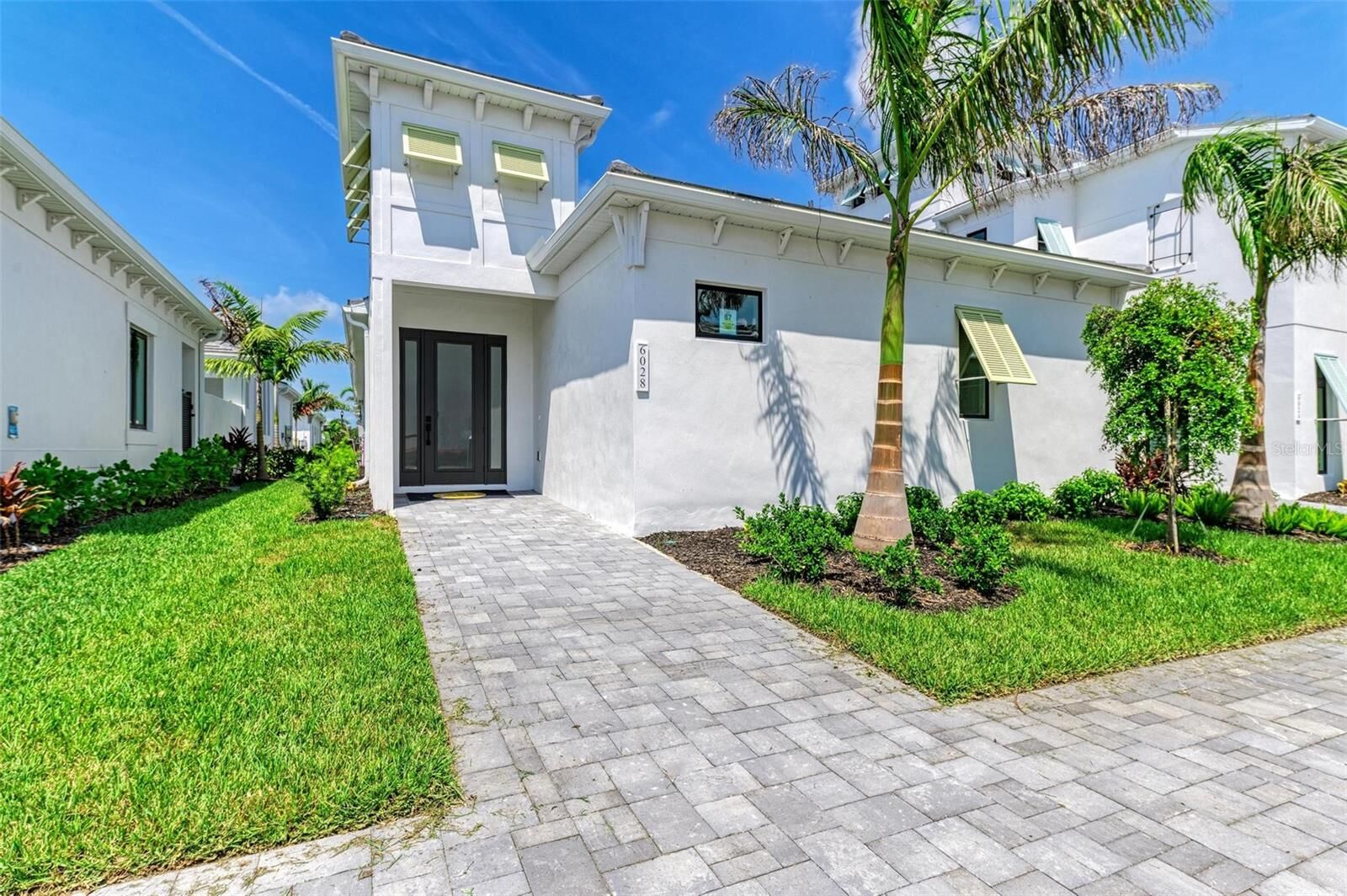 Property Photo: 6028 Cat Claw Lane FL 34210