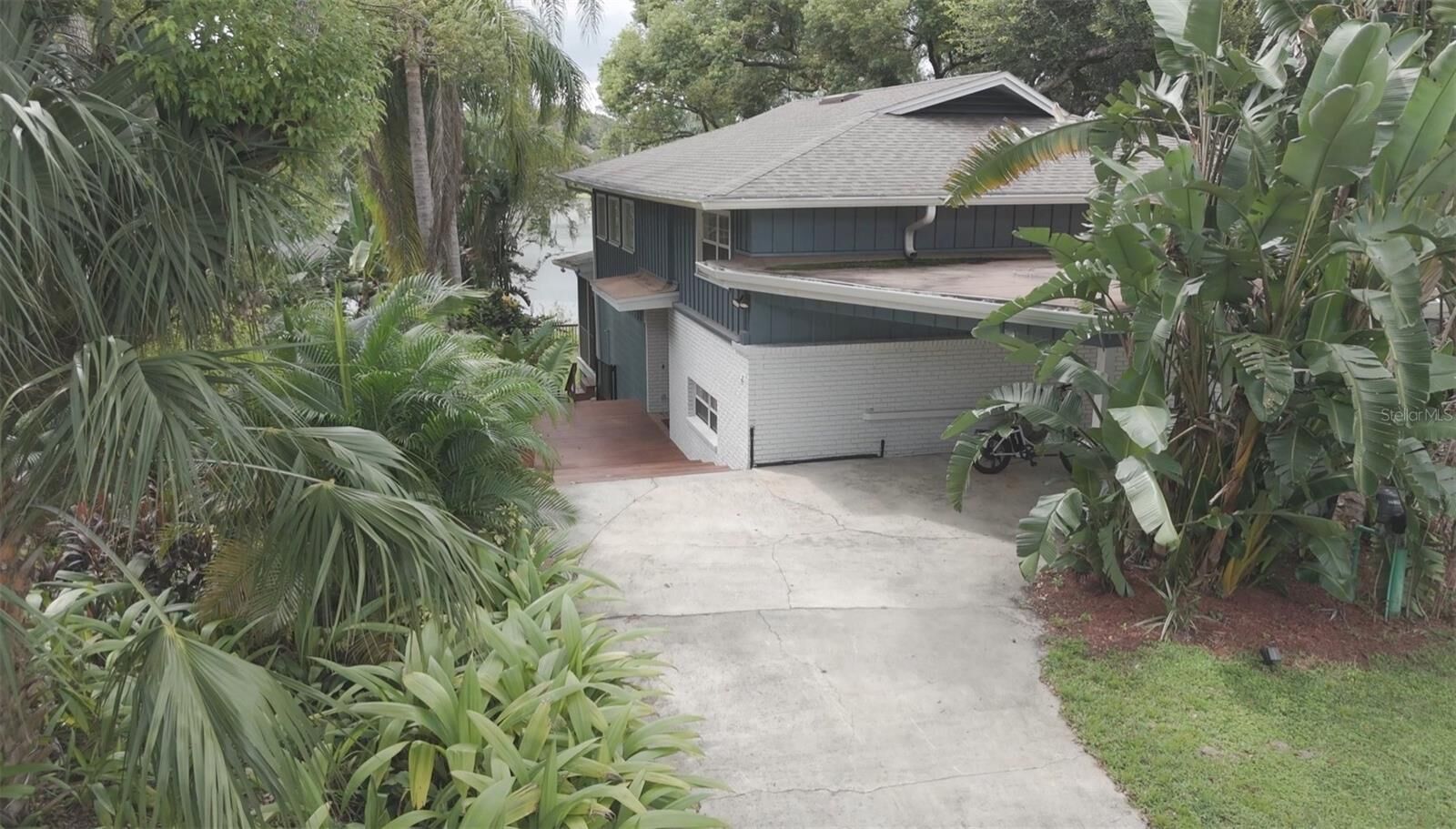 Property Photo:  858 Lake Marion Drive  FL 32701