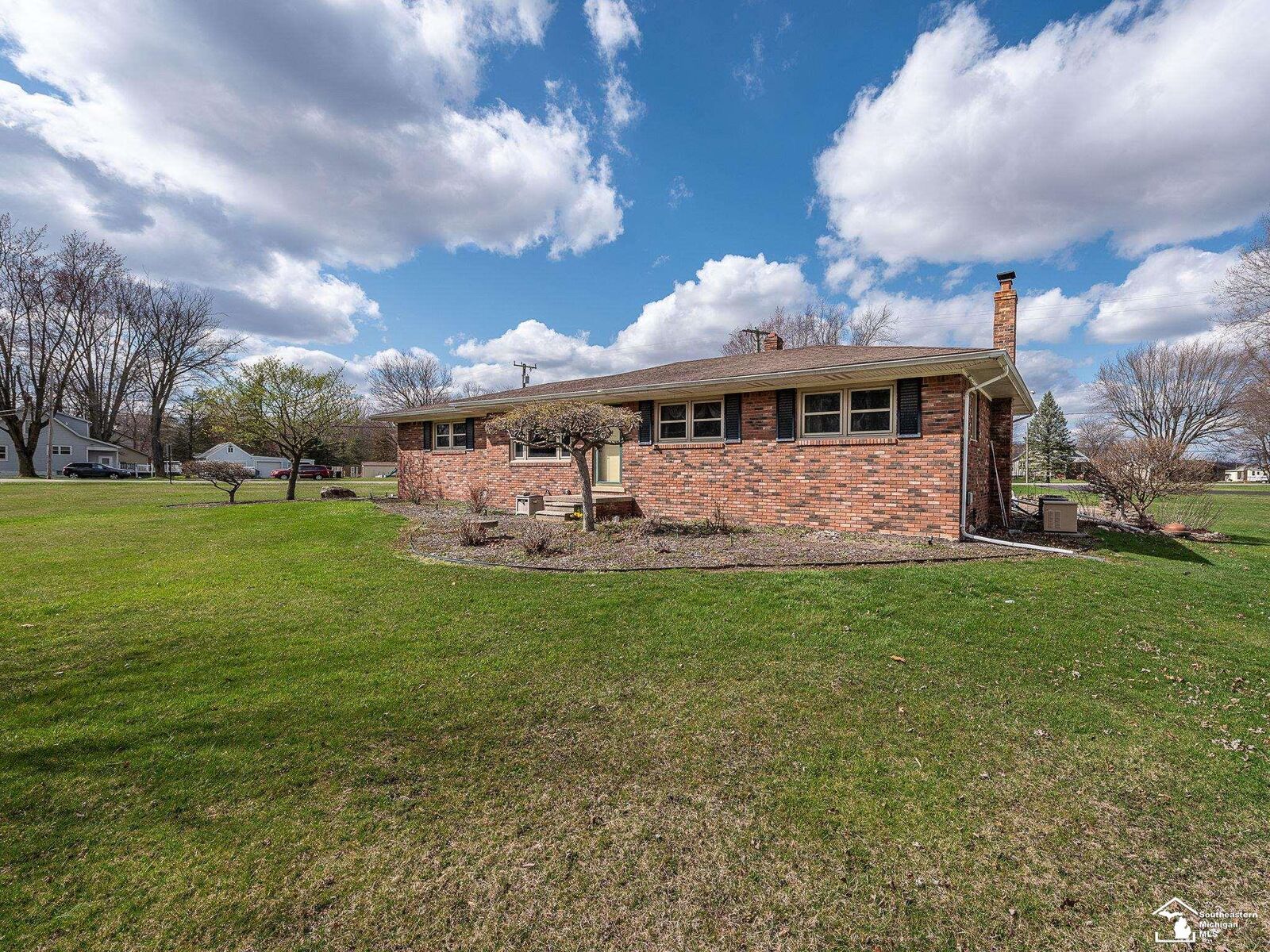 Property Photo: 415 Nadeau Road MI 48162-9287