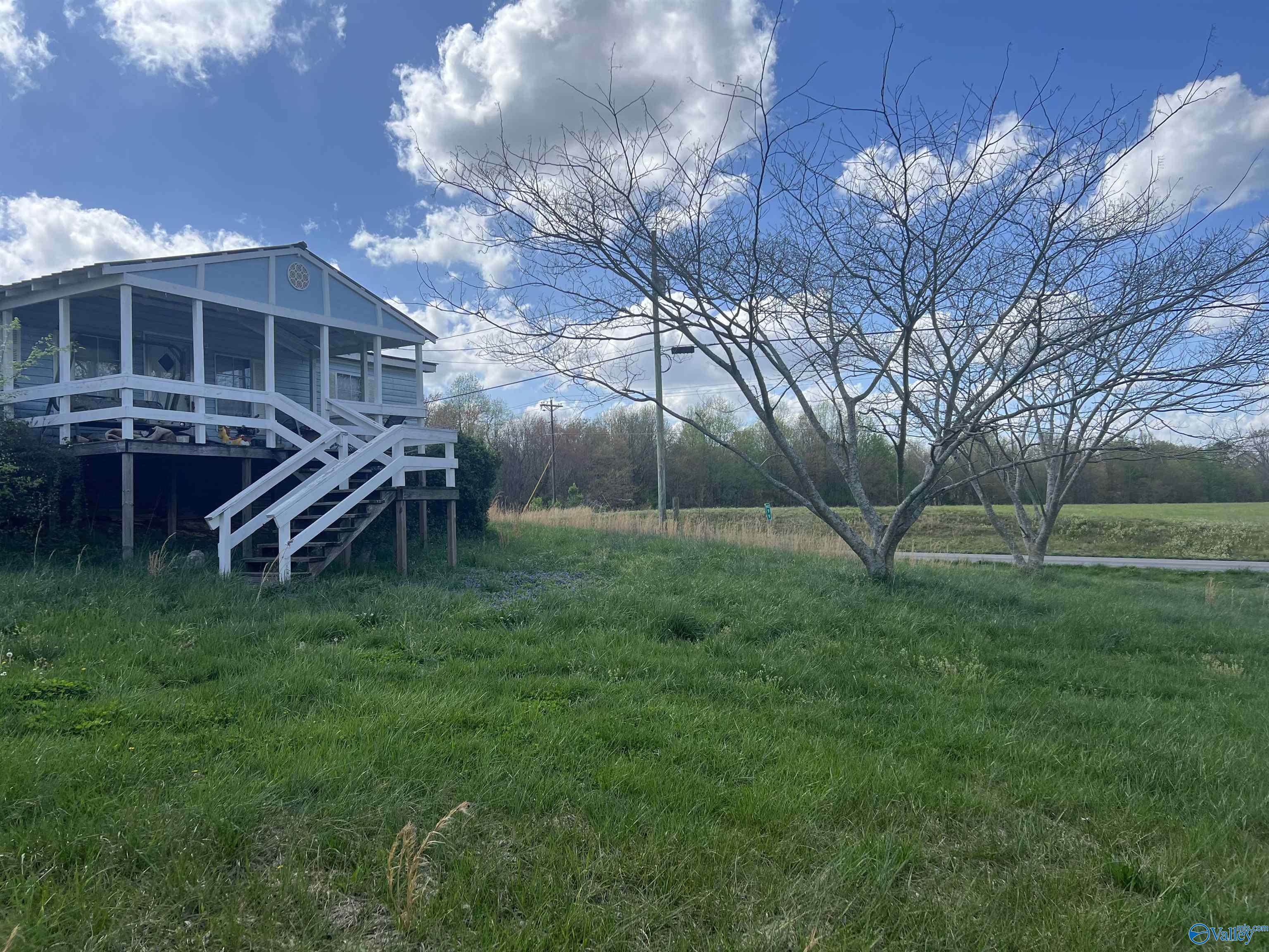 Property Photo: 14211 Highway 75 AL 35978