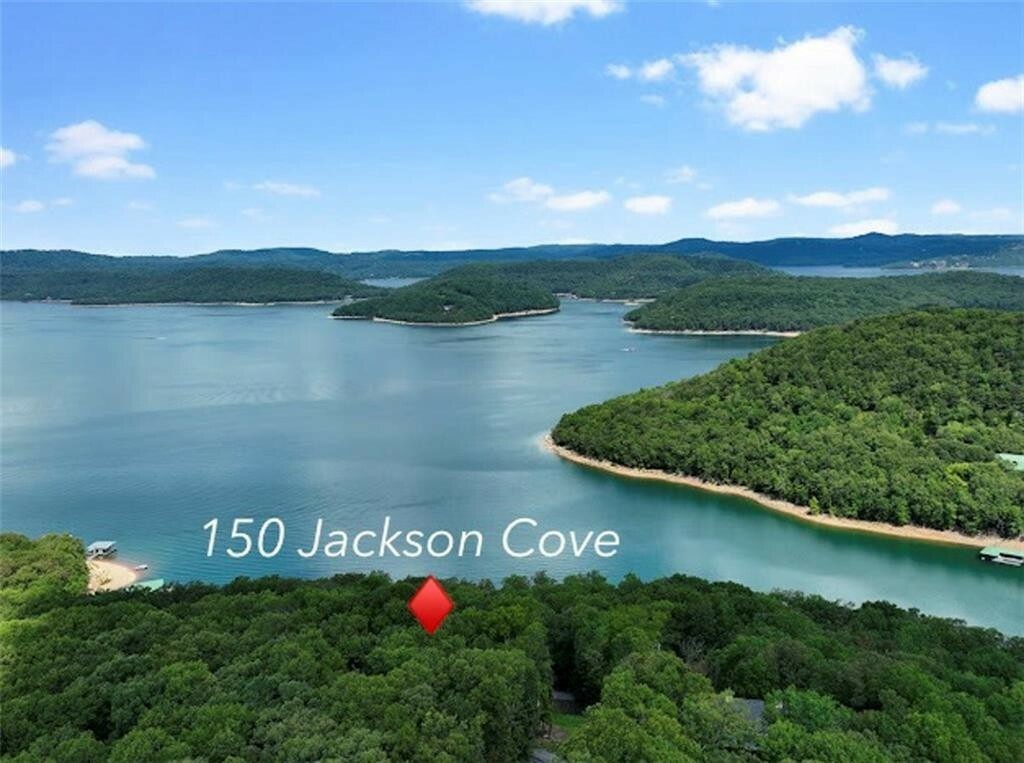 Property Photo: 150 Jackson Cove Crescent AR 72631