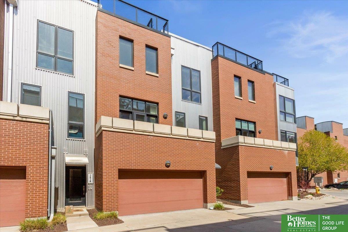Property Photo: 1214 Marcy Plaza NE 68108