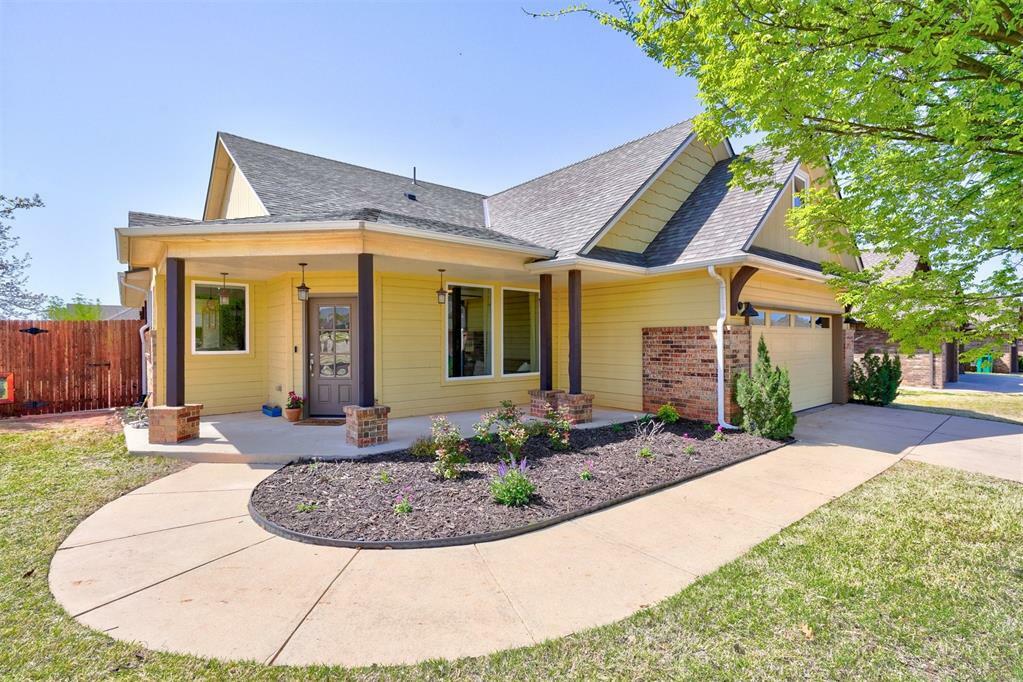 Property Photo: 8400 NW 141st Circle OK 73142