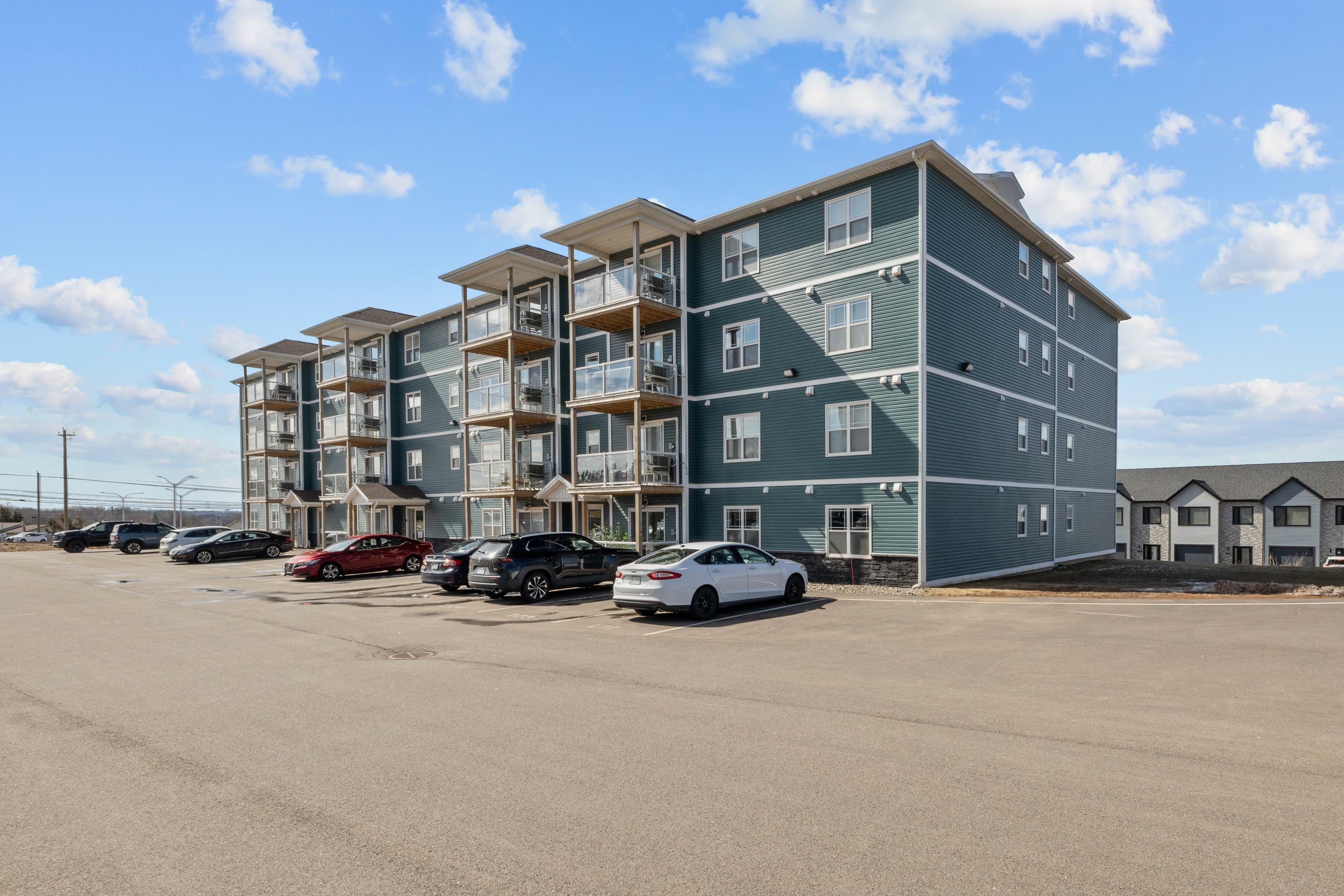 Property Photo: 18 Gilbert Drive 208 PE C1C 0W2